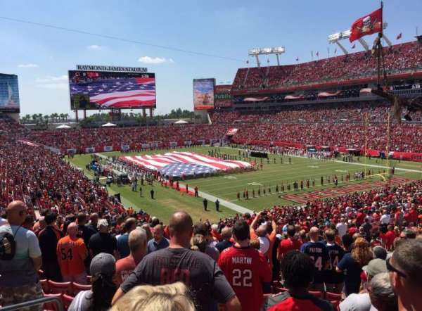 Raymond James Stadium, bloc: 245, rangée: S, place: 4