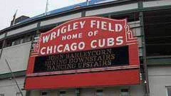 Wrigley Field, bloc: Marquee Gate