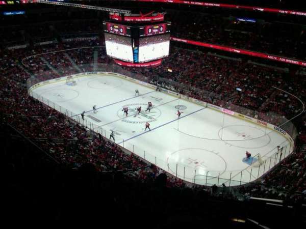 Capital One Arena, bloc: 421, rangée: N