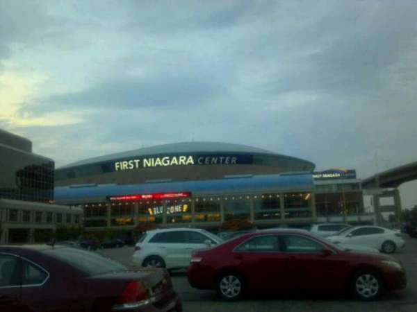 KeyBank Center, bloc: parking lot