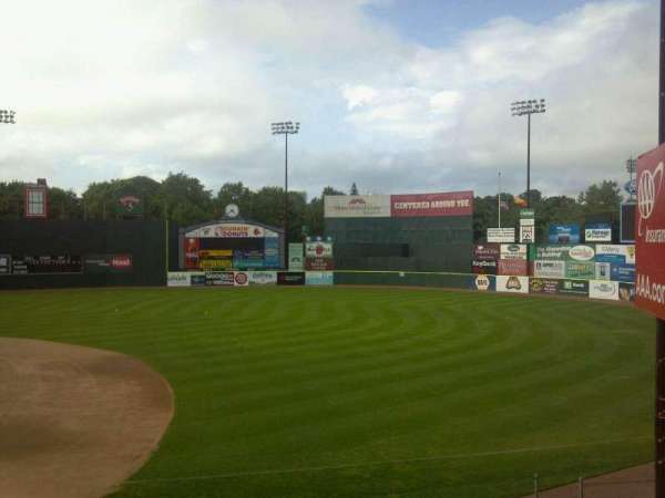 Hadlock Field, bloc: Staff Steps