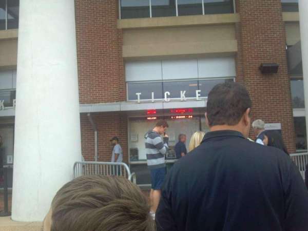 John Paul Jones Arena, bloc: Ticket Office