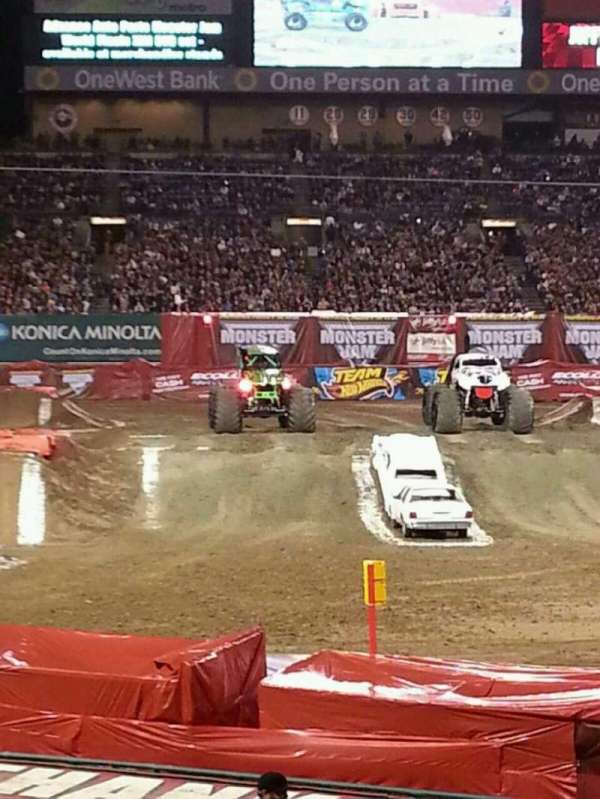 Angel Stadium, bloc: 211, rangée: U