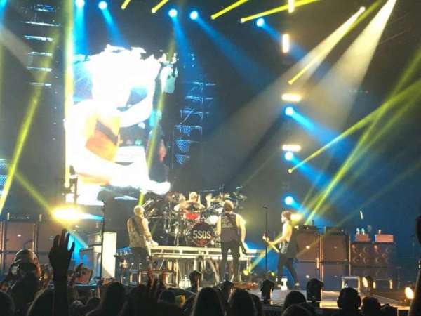 Mohegan Sun Arena, bloc: Floor 3, rangée: J, place: 3