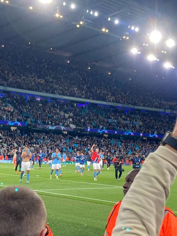 Etihad Stadium, Manchester, bloc: 035, rangée: 4, place: 963