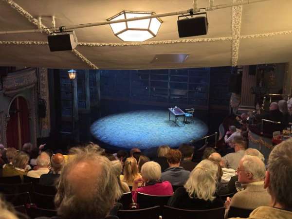 Aldwych Theatre, bloc: Dress Circle, rangée: M, place: 1
