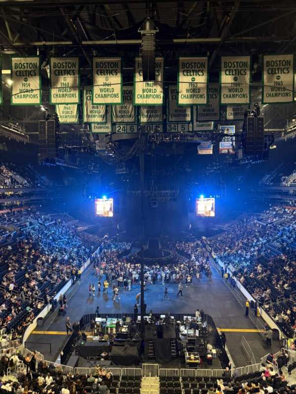 TD Garden, bloc: 308, rangée: 1, place: 19