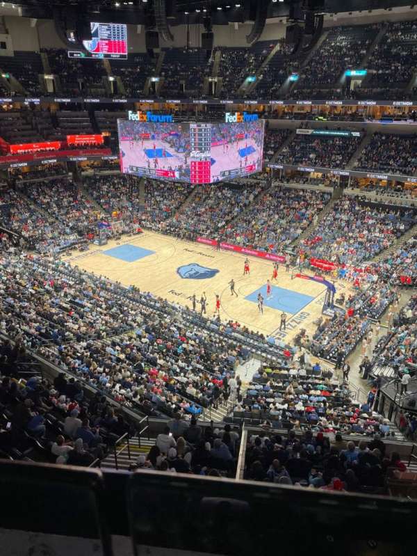 FedEx Forum, bloc: 228, rangée: A, place: 3