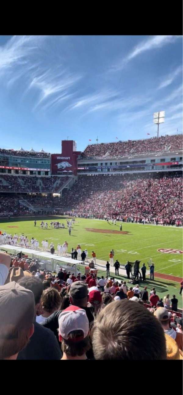 Razorback Stadium, bloc: E121, rangée: 20, place: 38