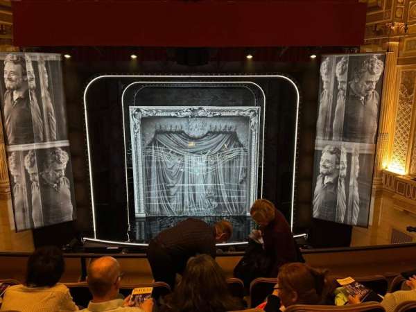 Samuel J. Friedman Theatre, bloc: Mezzanine C, rangée: B, place: 111