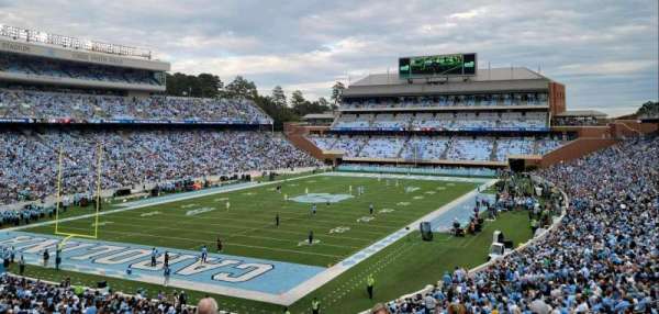 Kenan Memorial Stadium, bloc: 118, rangée: WW, place: 4