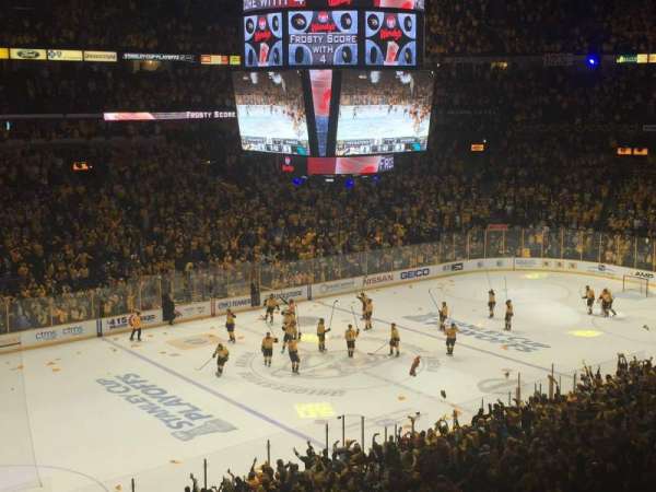 Bridgestone Arena, bloc: 213, rangée: E, place: 15