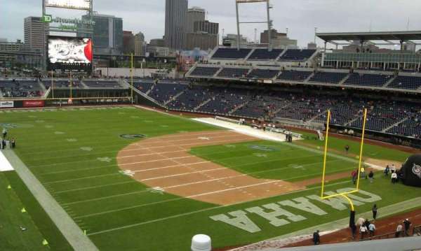 Charles Schwab Field, bloc: 221, rangée: 9, place: 1