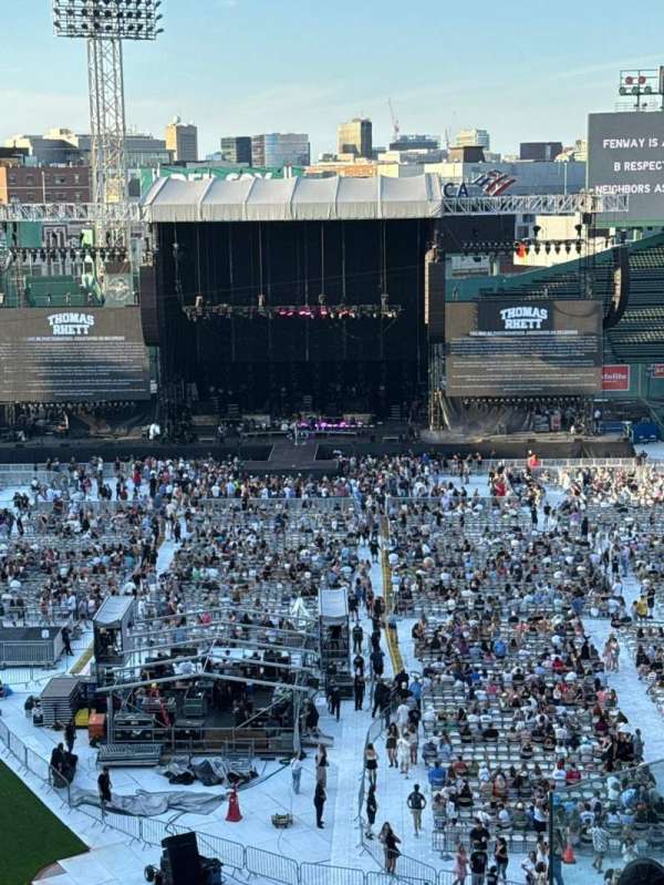 Fenway Park, bloc: Pavilion Box 3, rangée: E, place: 9 10