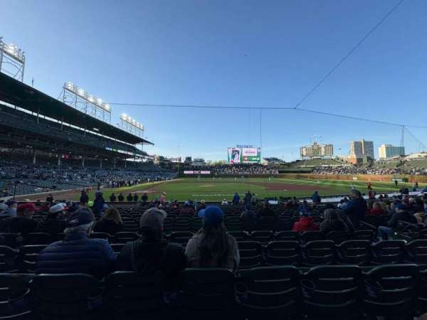 Wrigley Field, bloc: 122, rangée: 5, place: 10