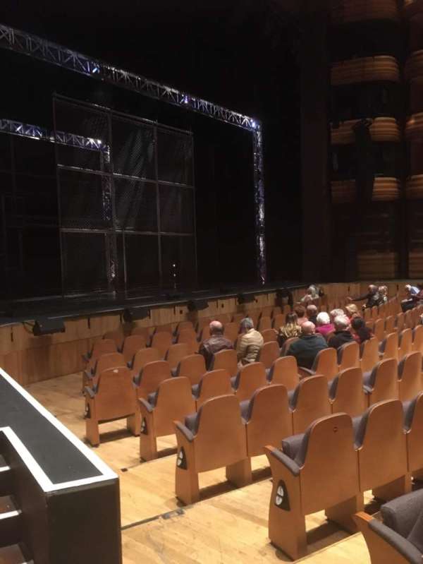 Donald Gordon Theatre at the Wales Millennium Centre, bloc: Stalls, rangée: A, place: 1