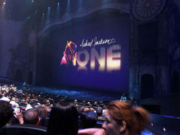 Michael Jackson One Theatre, bloc: 103, rangée: N, place: 14