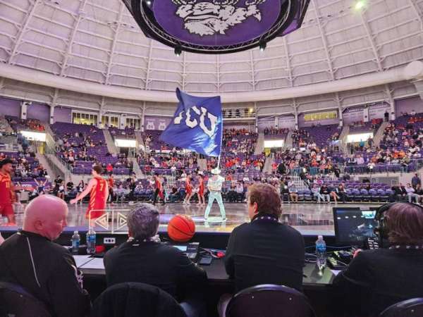 Schollmaier Arena, bloc: 11, rangée: A, place: 8