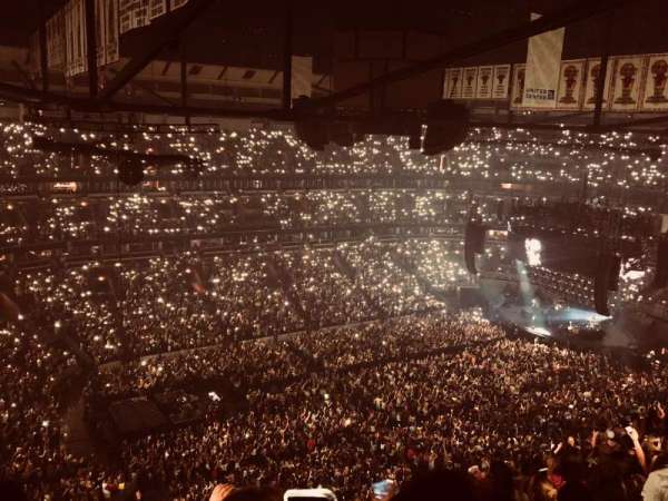 United Center, bloc: 301, rangée: H