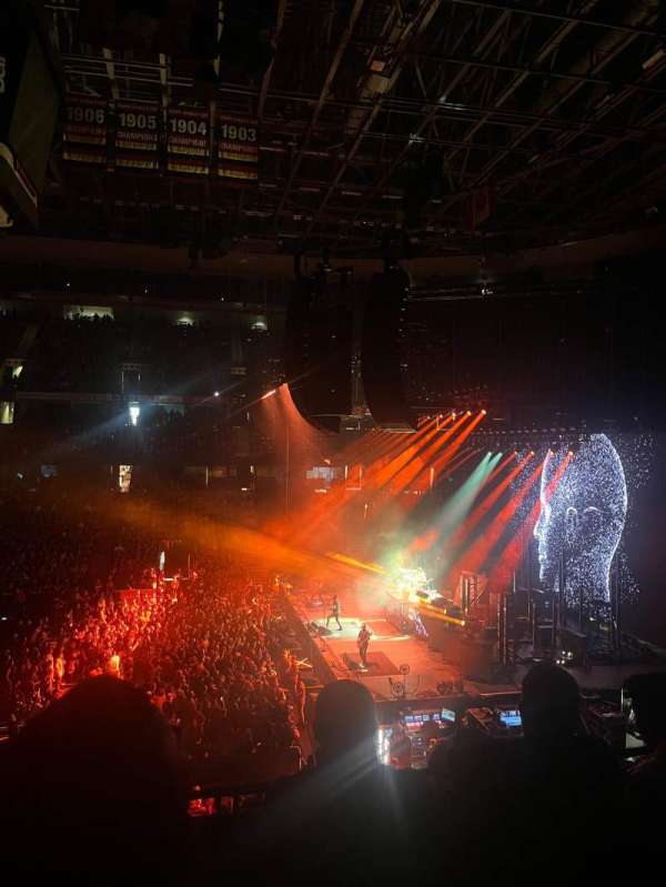 Canadian Tire Centre, bloc: 221, rangée: C, place: 9