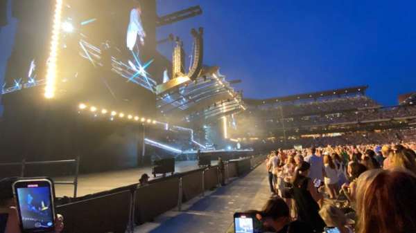 Citizens Bank Park, bloc: Floor BB, rangée: 7, place: 29