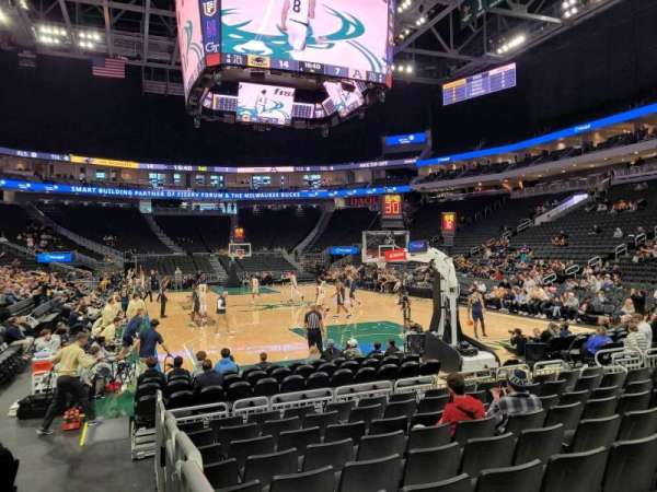 Fiserv Forum, bloc: 113, rangée: 5, place: 10
