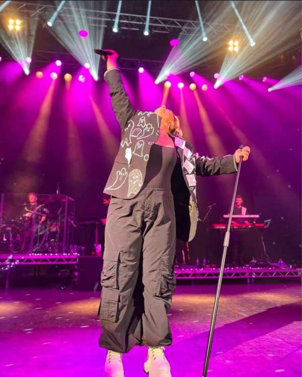 O2 Shepherd's Bush Empire, bloc: Stalls, rangée: GA, place: N/A