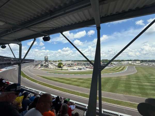 Indianapolis Motor Speedway, bloc: E Penthouse, rangée: D, place: 9