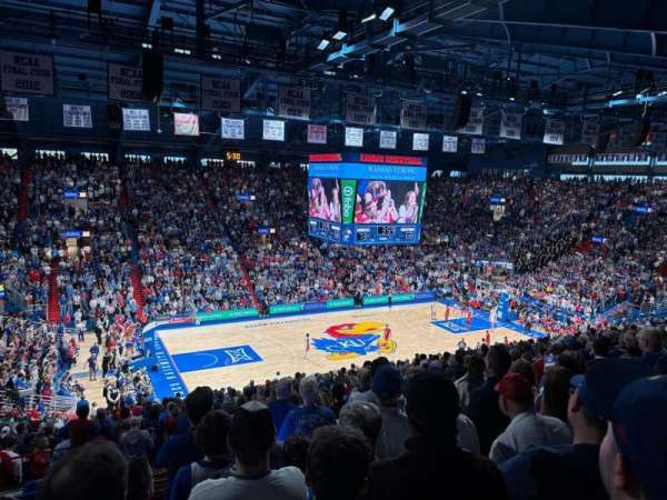 Allen Fieldhouse, bloc: 19, rangée: 24, place: 12
