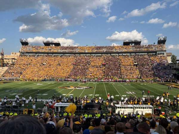 Faurot Field, bloc: 121, rangée: 27, place: 8
