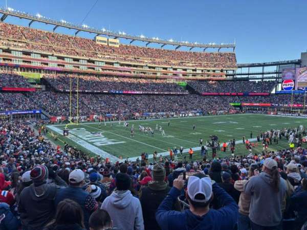 Gillette Stadium, bloc: 138, rangée: 29, place: 1