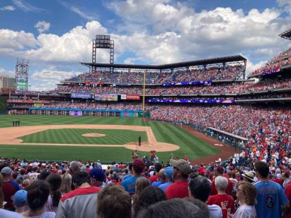 Citizens Bank Park, bloc: 128, rangée: 28, place: 1