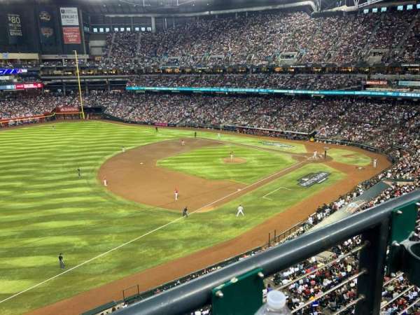Chase Field, bloc: 327, rangée: 1, place: 10