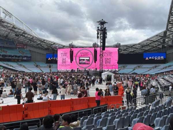 Accor Stadium, bloc: 124, rangée: 11, place: 37