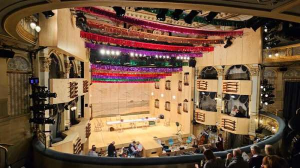 Wyndham's Theatre, bloc: Royal  Circle, rangée: E, place: 25