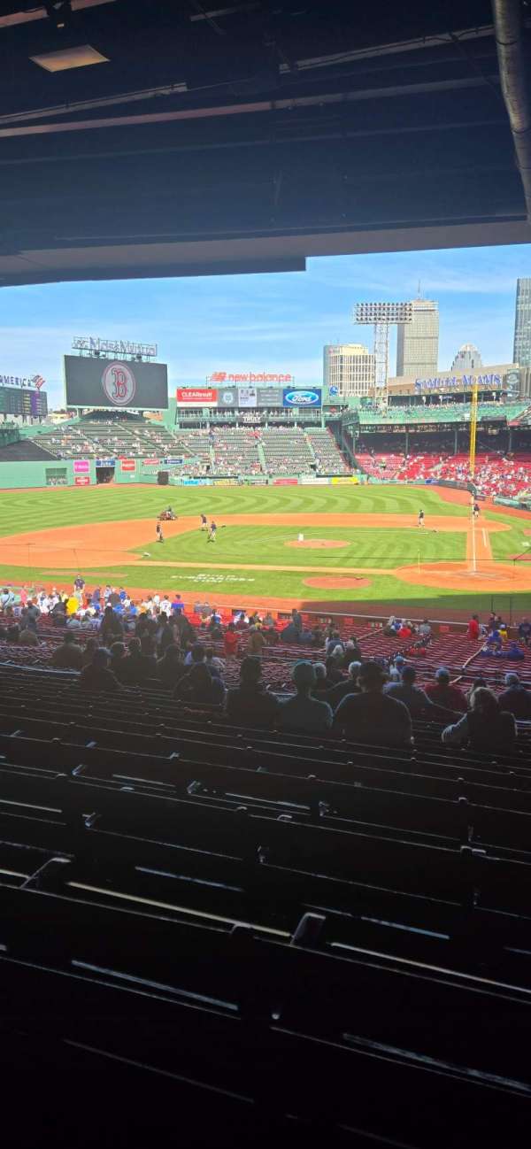 Fenway Park, bloc: Grandstand 24, rangée: 13, place: 14