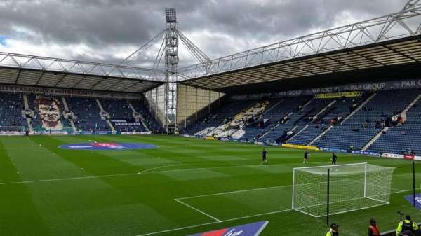 Deepdale, bloc: Bill Shankly KOP P, rangée: 10, place: 129
