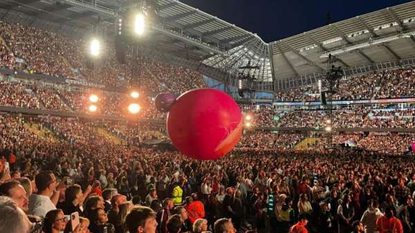 Etihad Stadium, Manchester, bloc: 005, rangée: 11, place: 97