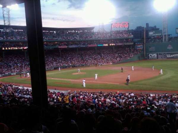 Fenway Park, bloc: Grandstand 13, rangée: 8, place: 14