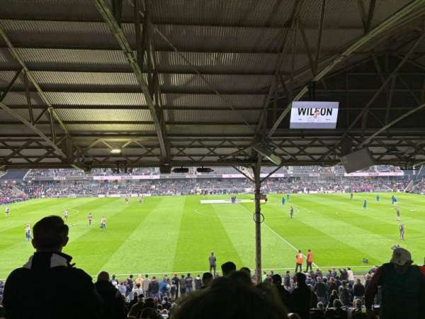 Craven Cottage, bloc: F, rangée: P, place: 19