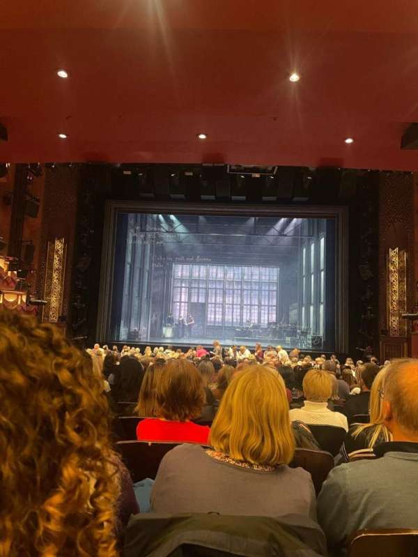 Prince Edward Theatre, bloc: Stalls, rangée: X, place: 17