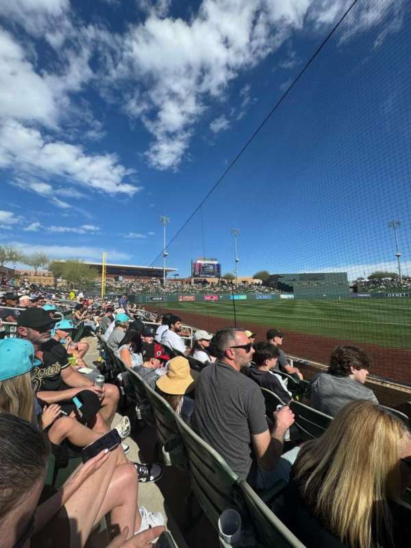 Salt River Fields, bloc: 120, rangée: 4, place: 1