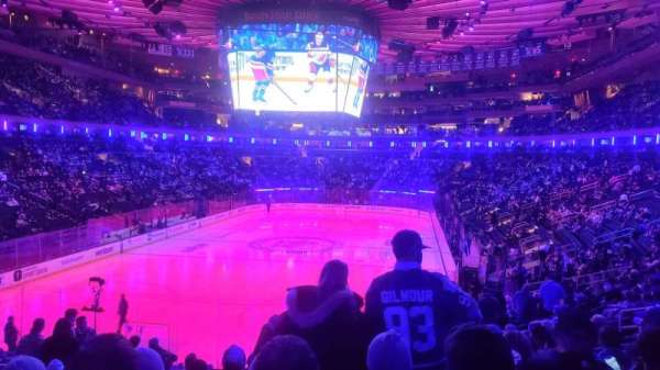Madison Square Garden, bloc: 113, rangée: 20, place: 5