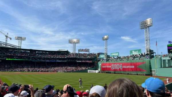 Fenway Park, bloc: Right Field Box 90, rangée: EE, place: 3