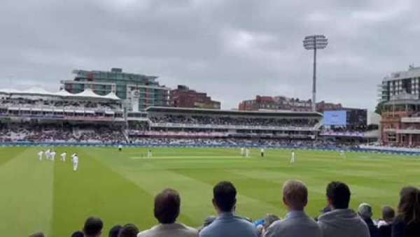 Lord's Cricket Ground, bloc: Grand Stand Lower 6, rangée: 11, place: 122