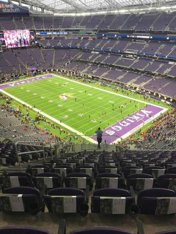 U.S. Bank Stadium, bloc: 304, rangée: 15, place: 17
