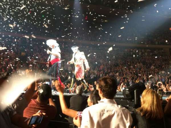 Madison Square Garden, bloc: Floor B, rangée: 9, place: 1