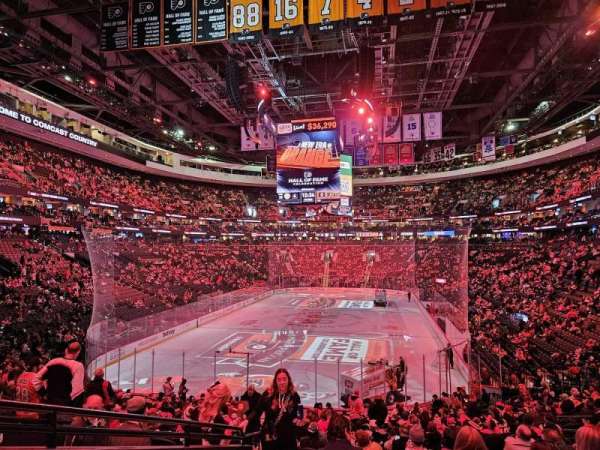 Xfinity Mobile Arena, bloc: 120, rangée: 27, place: 11