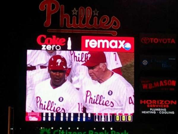 Citizens Bank Park, bloc: 317, rangée: 2, place: 5