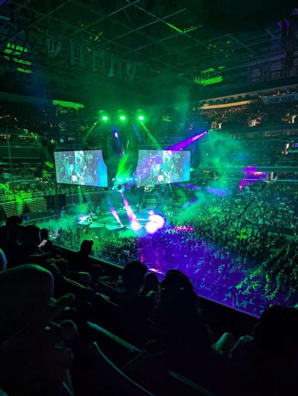Capital one arena, bloc: 201, rangée: D, place: 16